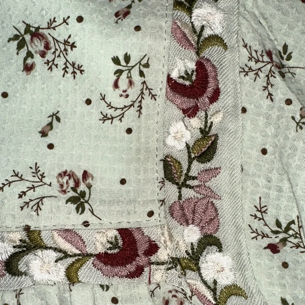 In Bloom Light Green Blouse with Floral Accents NWOT - Picture 7 of 10